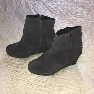 Toms zip up wedge booties